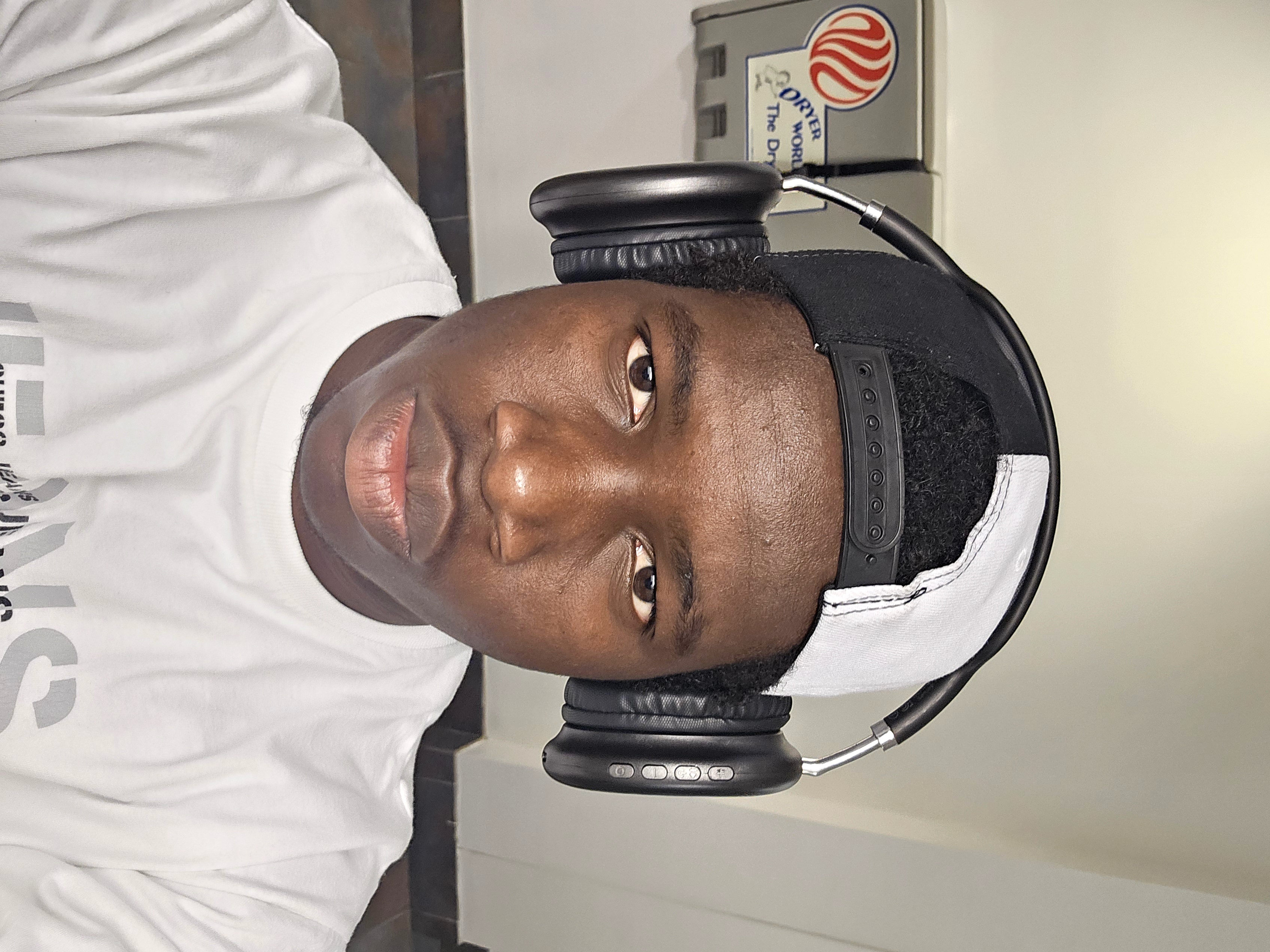 Portrait of Moubarak Ali-Kparah